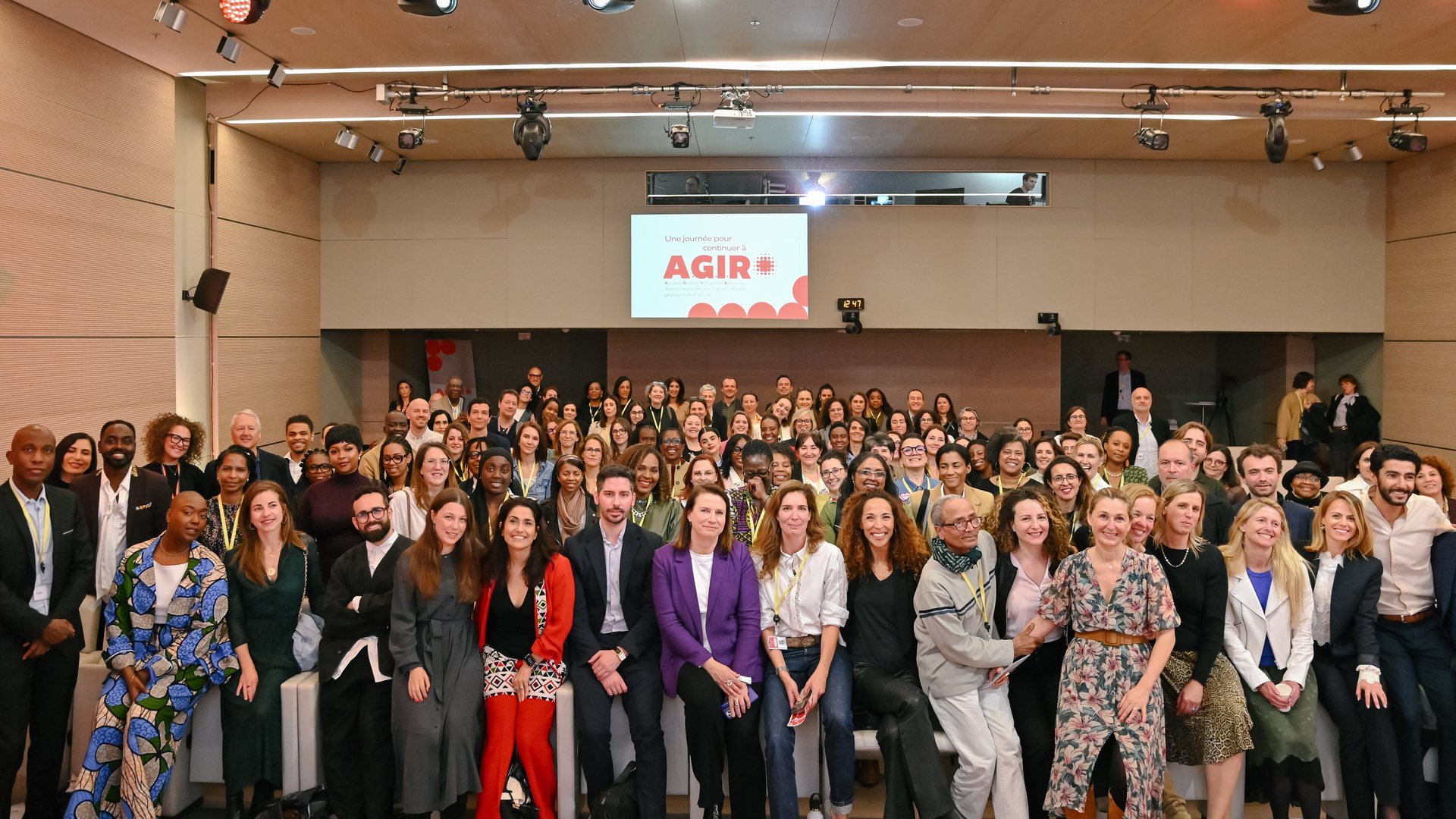 Les membres du Collectif A.G.I.R réunis dans l'amphithéâtre lors d'une journée de mobilisation contre les discriminations.